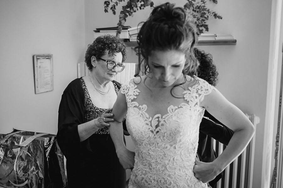 Vestizione sposa - matrimonio lago di Como