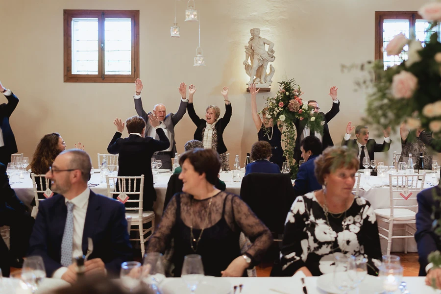 Invitati al matrimonio Villa di Montruglio, ricevimento in sala