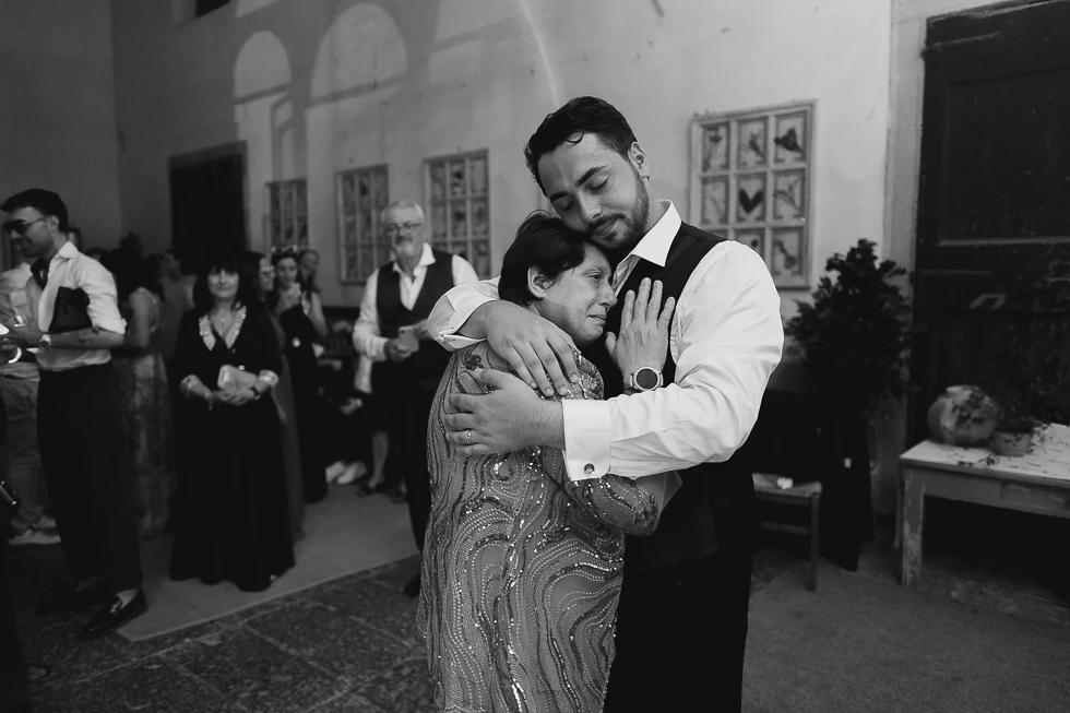 sposo balla con la mamma