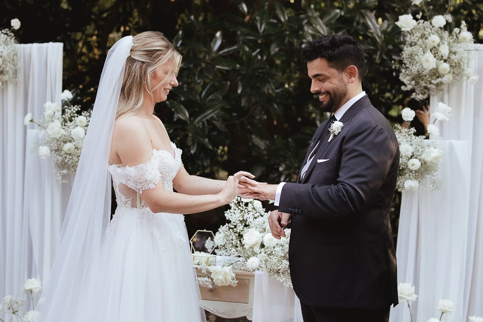 Scambio degli anelli nel parco di Villa Selvatico