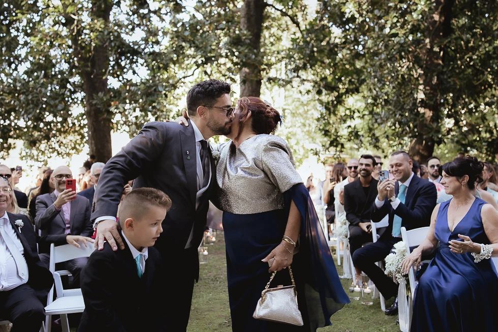 Ingresso dello sposo con la mamma a Villa Selvatico
